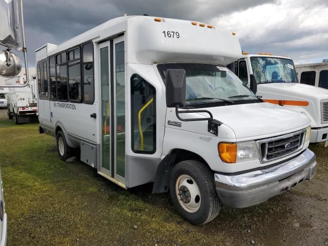2007 Ford Econoline E450 Super Duty Cutaway Van