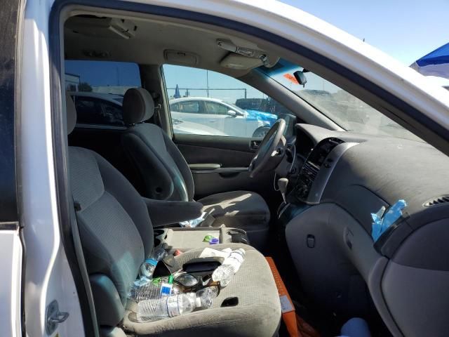 2008 Toyota Sienna CE