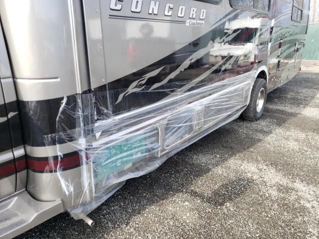 2012 Ford Econoline E450 Super Duty Cutaway Van