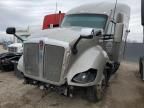 2017 Kenworth T680 Semi Truck