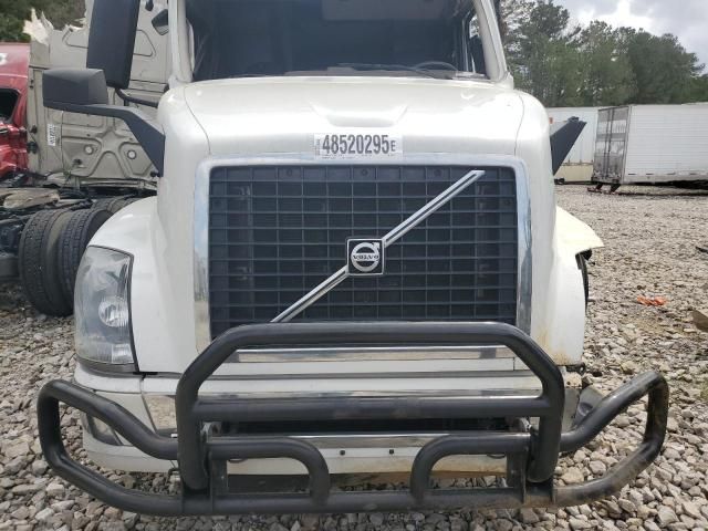 2016 Volvo VNL Semi Truck