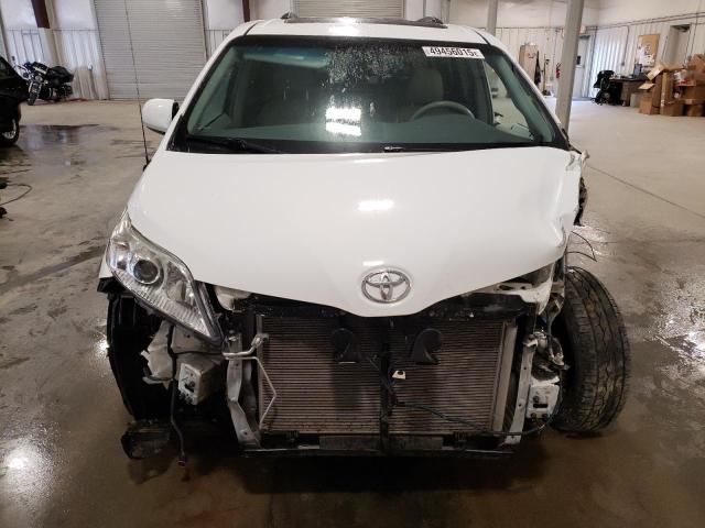 2014 Toyota Sienna XLE