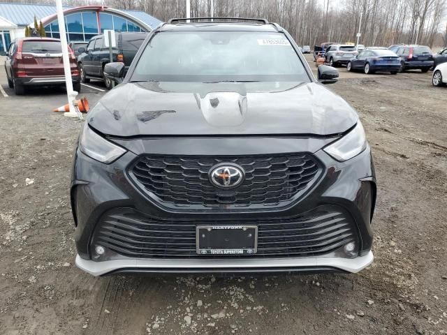 2022 Toyota Highlander XSE