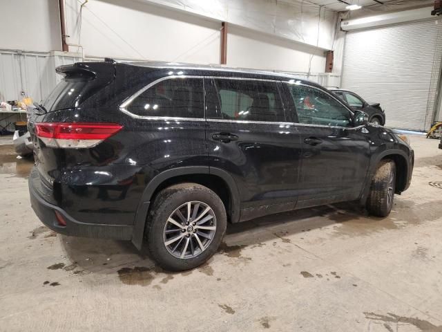 2017 Toyota Highlander SE