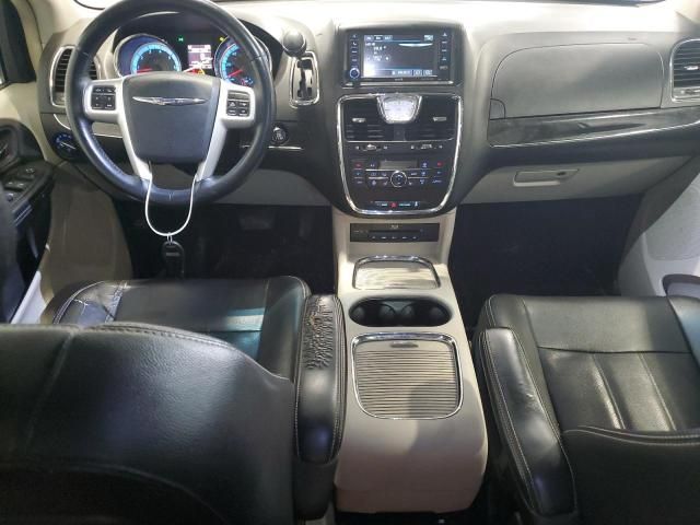 2016 Chrysler Town & Country Touring L