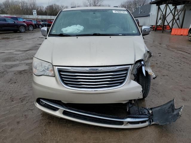 2013 Chrysler Town & Country Touring L