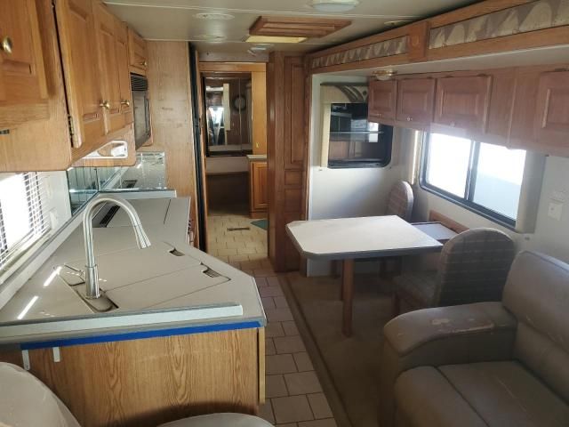 2002 Monaco 2002 Roadmaster Rail Raised Rail