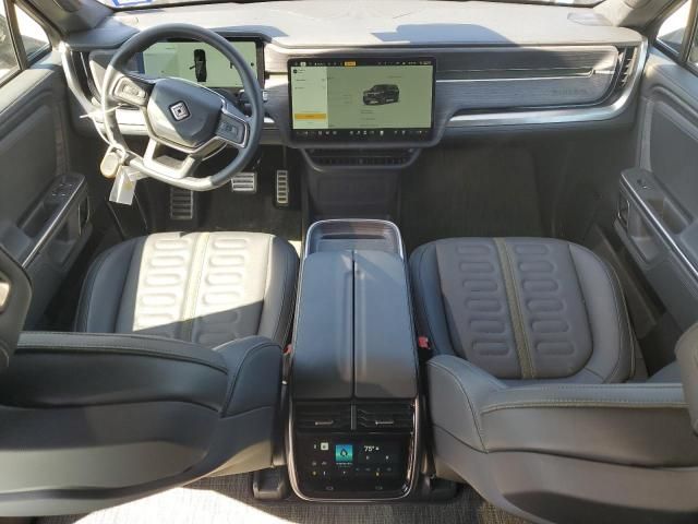 2024 Rivian R1S Adventure