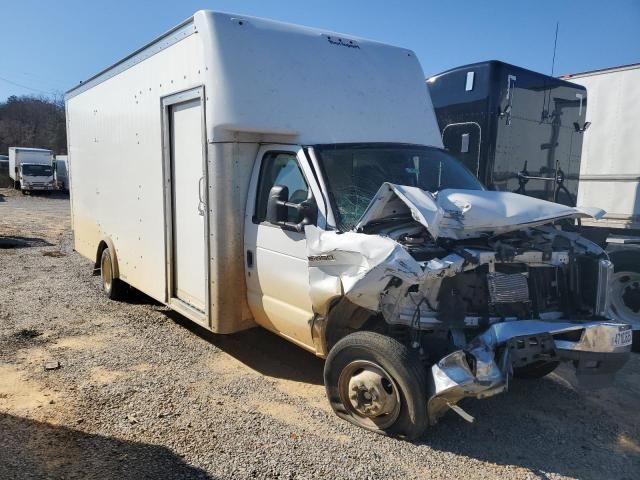 2022 Ford E450 BOX Truck