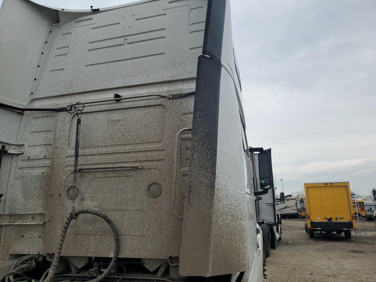 2022 Volvo VNL Semi Truck