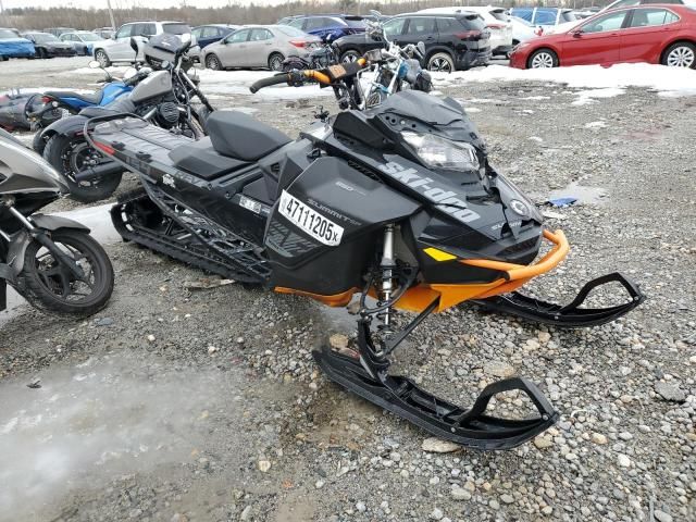 2020 Skidoo 2020 Skidoo Summit