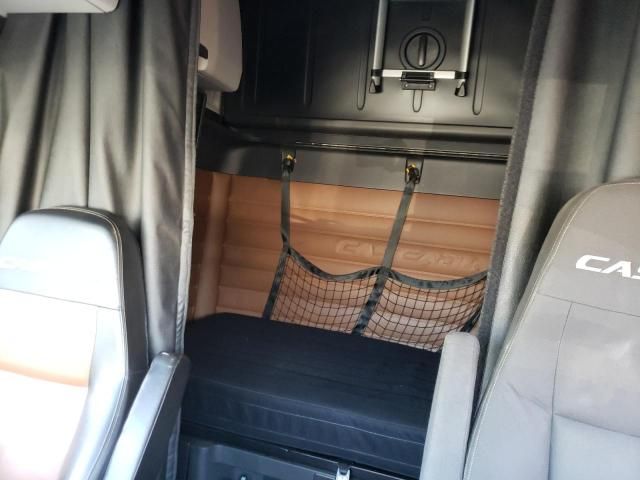 2019 Freightliner Cascadia 126 Semi Truck