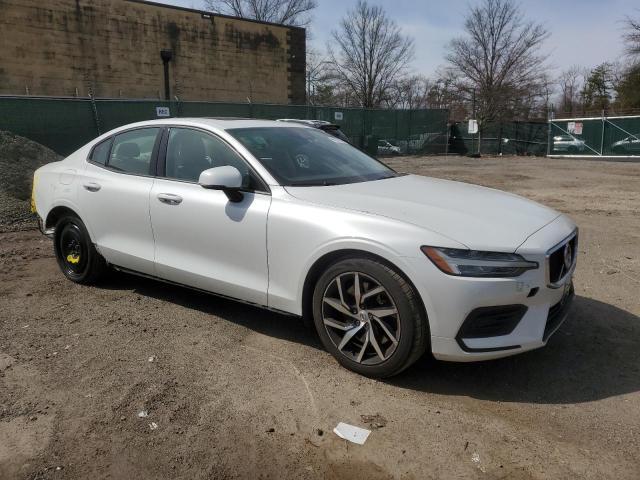 2020 Volvo S60 T6 Momentum