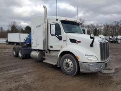 Salvage trucks for sale at Columbia Station, OH auction: 2017 Peterbilt 579 Semi Truck