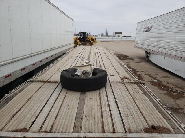 2005 Reitnouer Flatbed Trailer