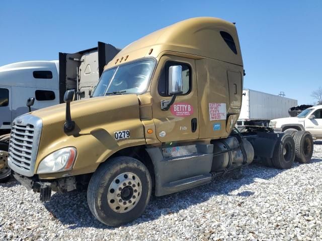 2014 Freightliner Cascadia Semi Truck