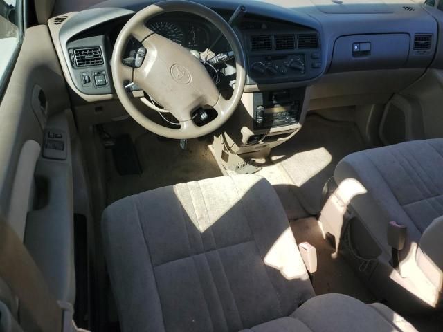 2000 Toyota Sienna CE