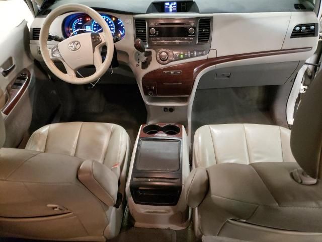 2014 Toyota Sienna XLE