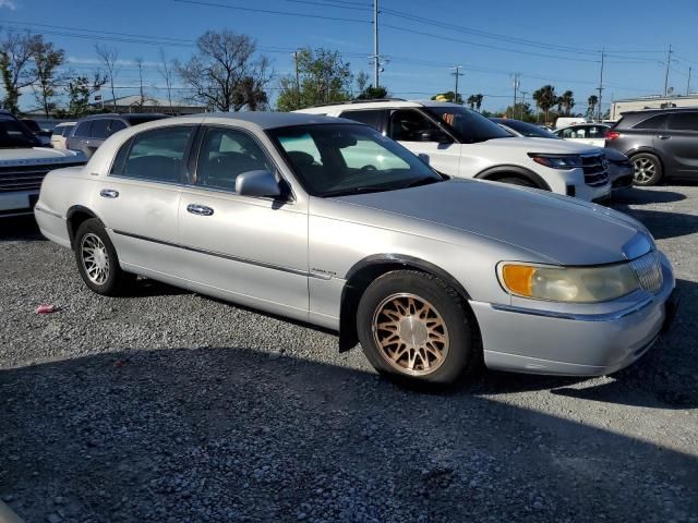 2001 Lincoln Town Car Signature