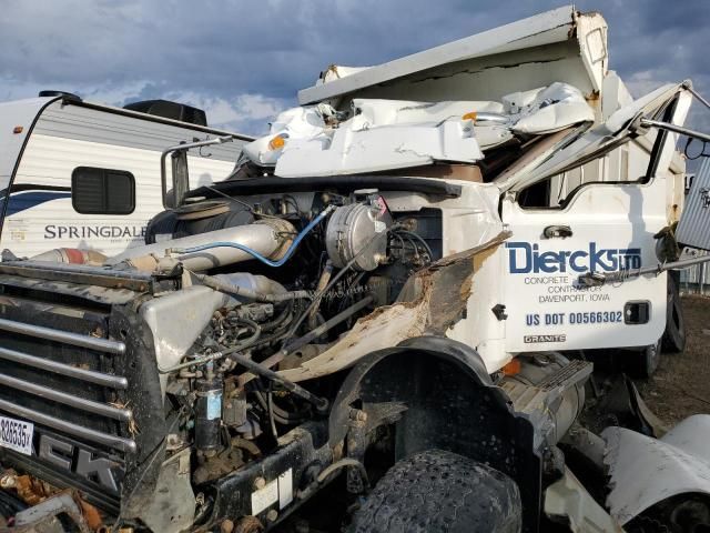 2006 Mack Granite Dump Truck