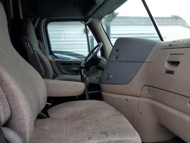2013 Freightliner Cascadia 125 Semi Truck