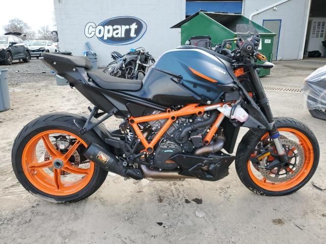 2022 KTM 1290 Super Duke R