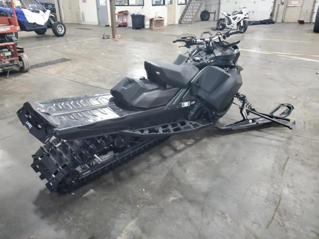 2019 Skidoo Snowmobile