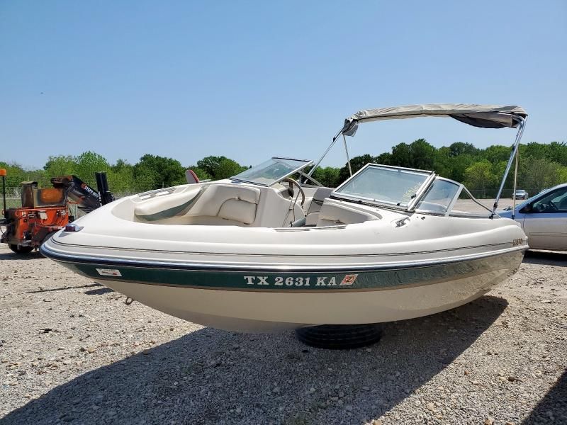 2002 Glastron Boat