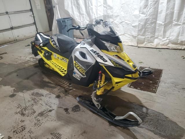 2016 Skidoo 2016 Skidoo XRS