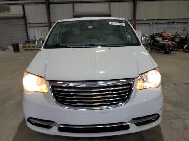 2014 Chrysler Town & Country Touring L