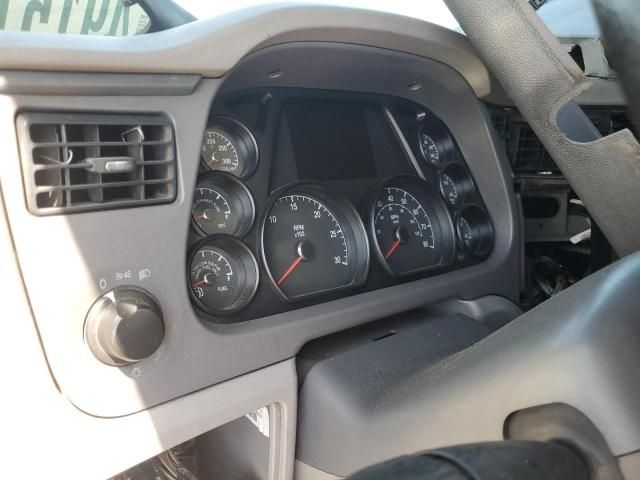 2015 Peterbilt 579 Semi Truck