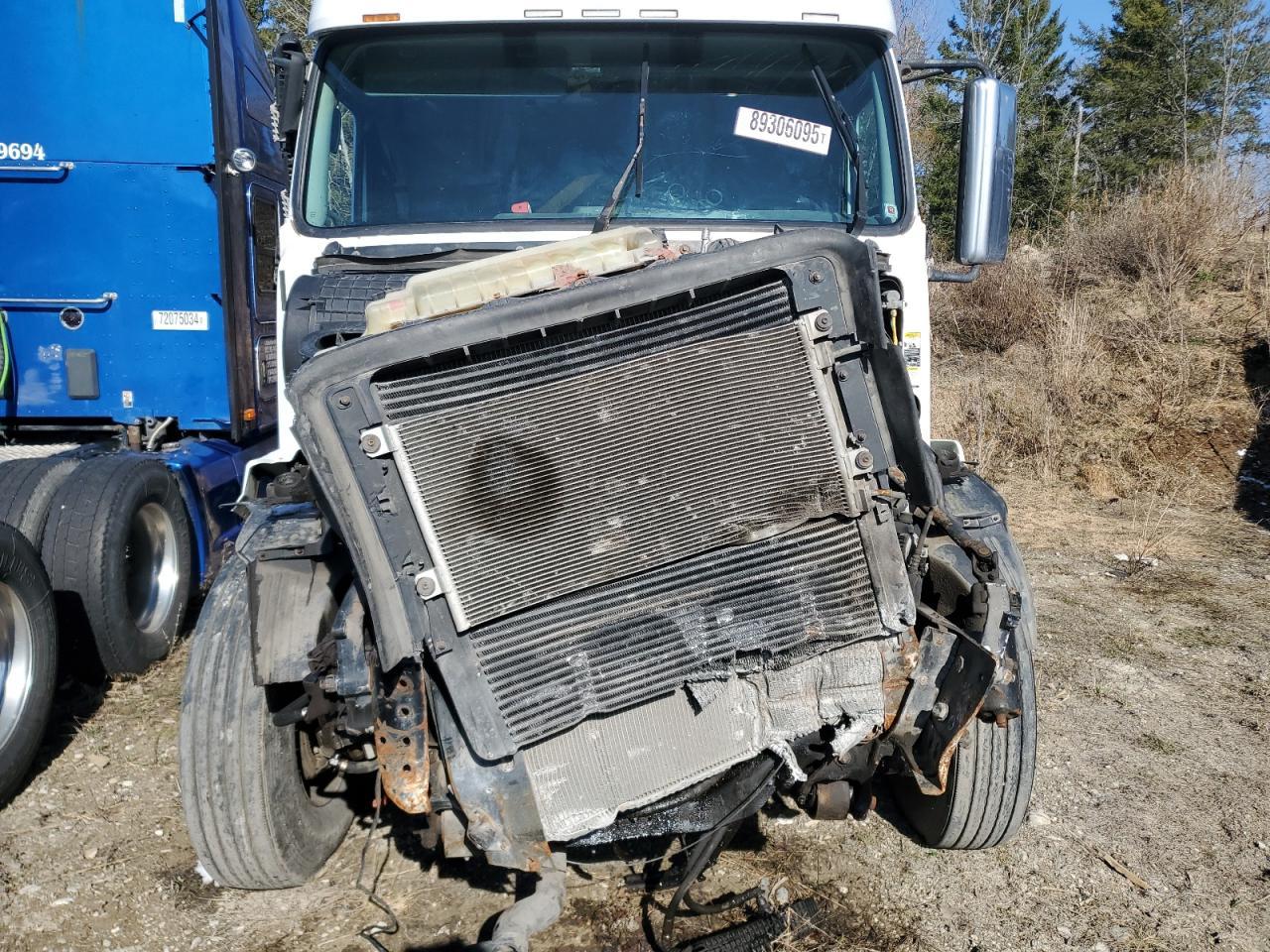 2010 Volvo VN VNL