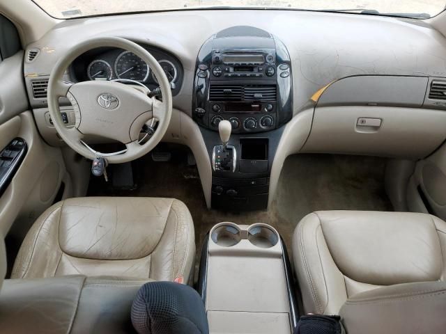 2005 Toyota Sienna CE