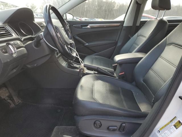 2016 Volkswagen Passat SE