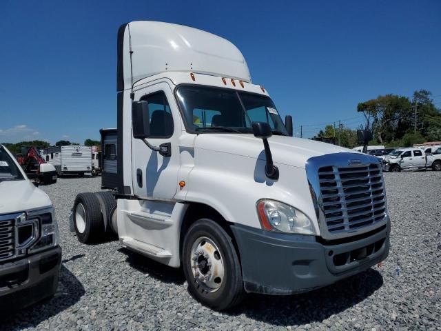 2015 Freightliner Cascadia 125 Semi Truck