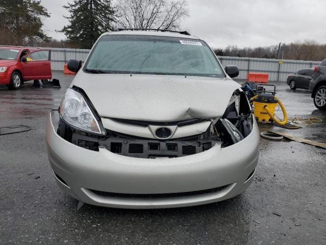 2009 Toyota Sienna CE