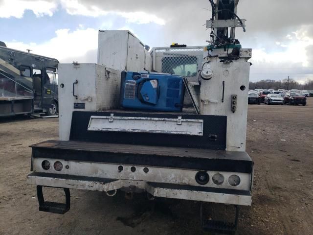 2002 Peterbilt 330 Semi Truck