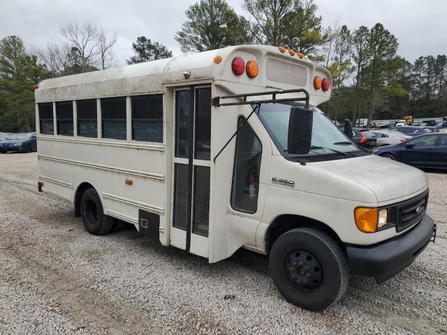 2006 Ford Econoline E350 Super Duty Cutaway Van