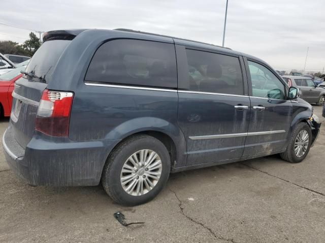 2013 Chrysler Town & Country Touring L