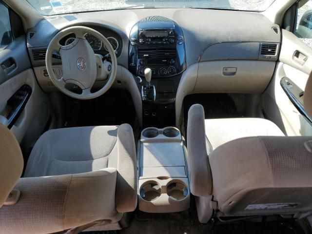 2005 Toyota Sienna CE