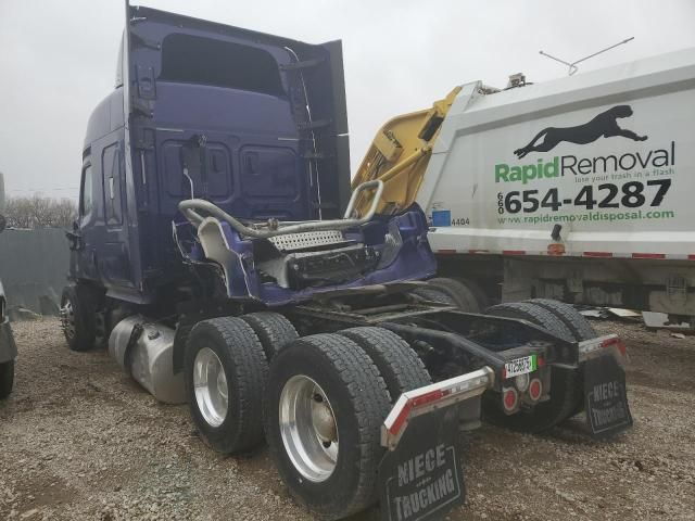 2020 Freightliner Cascadia 126