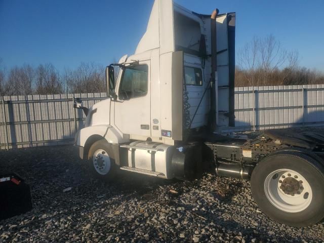 2016 Volvo VNL Semi Truck