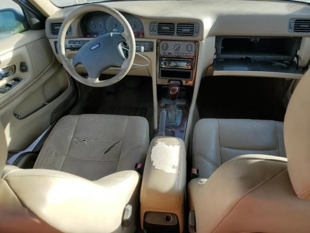 2000 Volvo S70 Base