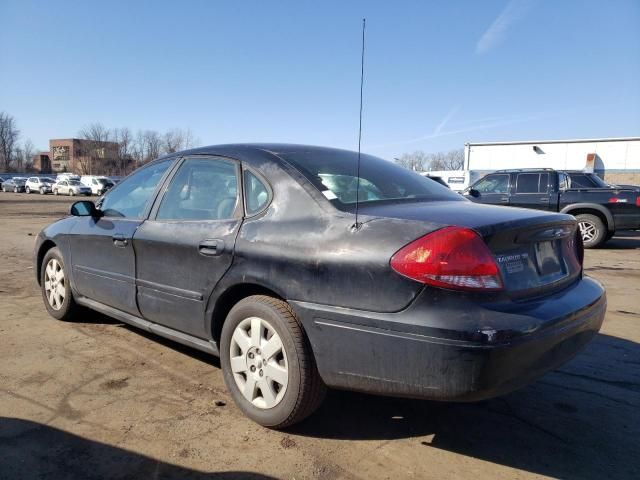 2005 Ford Taurus SE