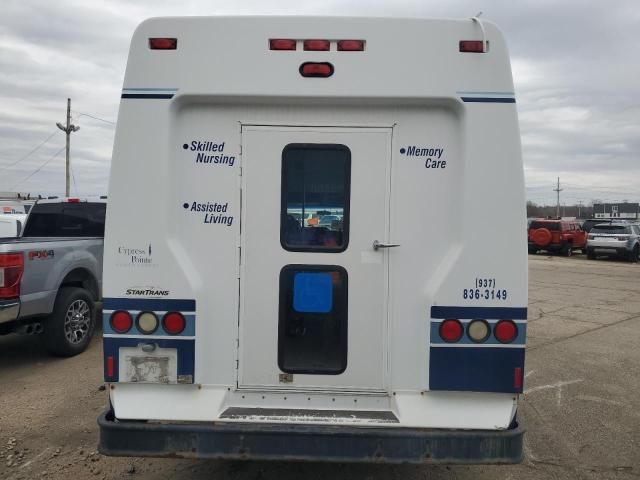 2010 Ford Econoline E350 Super Duty Cutaway Van
