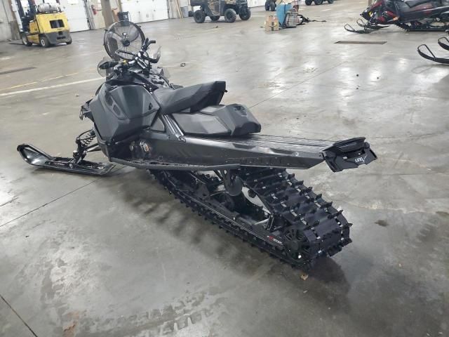 2019 Skidoo Snowmobile