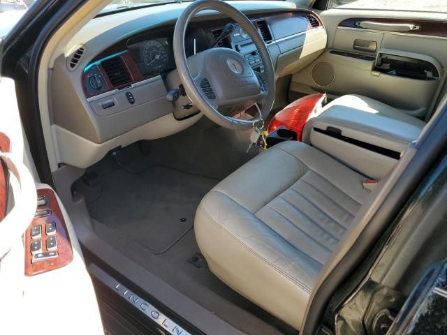 2003 Lincoln Town Car Executive
