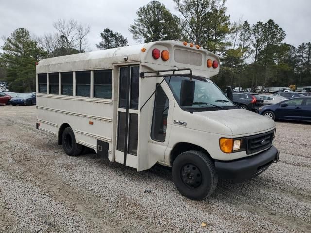 2006 Ford Econoline E350 Super Duty Cutaway Van