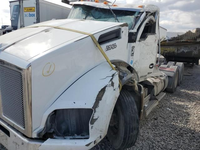 2024 Kenworth T880 Semi Truck