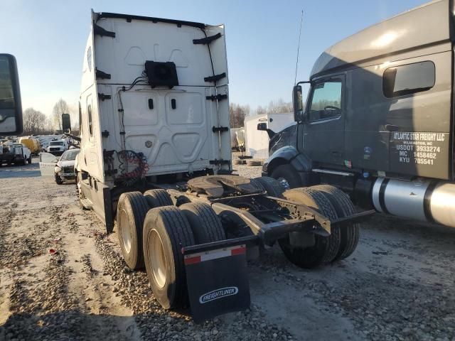 2022 Freightliner Cascadia 126